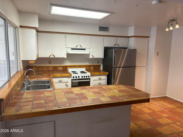 2020 E RICE Drive, Tempe, AZ 85283