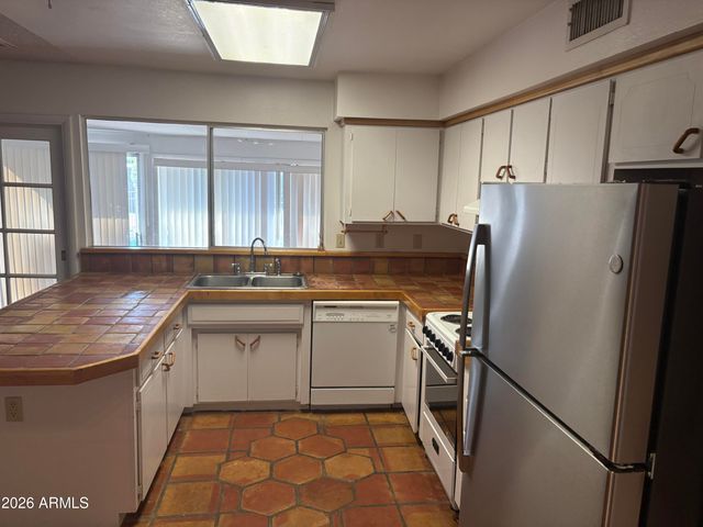 2020 E RICE Drive, Tempe, AZ 85283