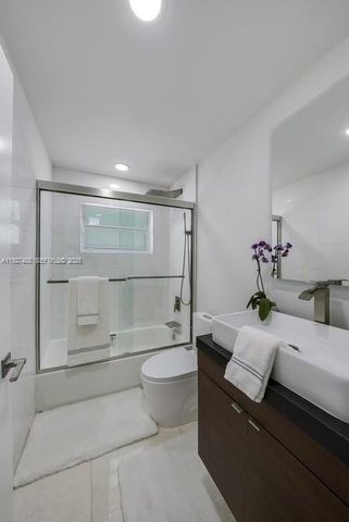 202 Mahogany Dr, Key Largo, FL 33037