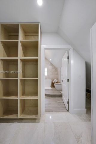 202 Mahogany Dr, Key Largo, FL 33037