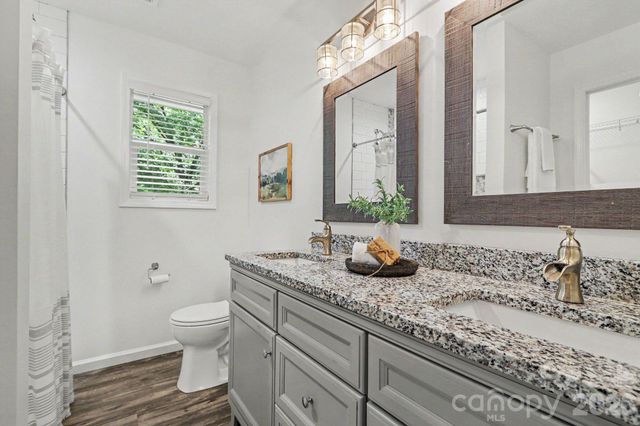 113 N Smallwood Place, Charlotte, NC 28216