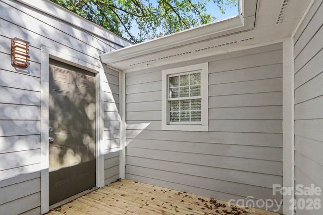 113 N Smallwood Place, Charlotte, NC 28216