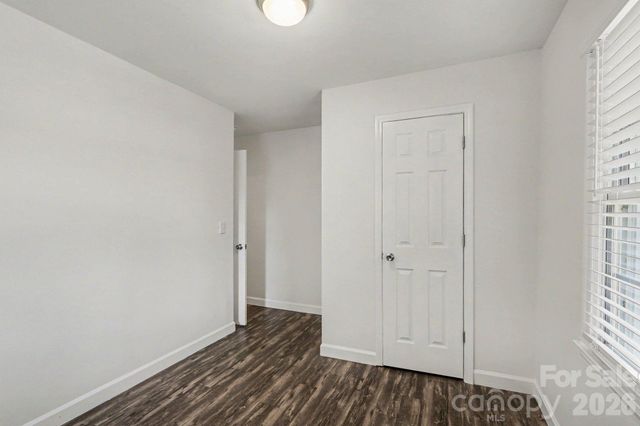 113 N Smallwood Place, Charlotte, NC 28216