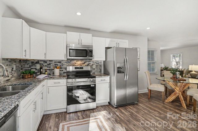 113 N Smallwood Place, Charlotte, NC 28216