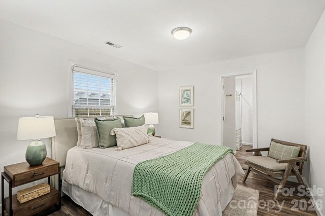 113 N Smallwood Place, Charlotte, NC 28216