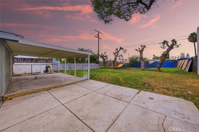 12815 S San Pedro Street, Los Angeles, CA 90061