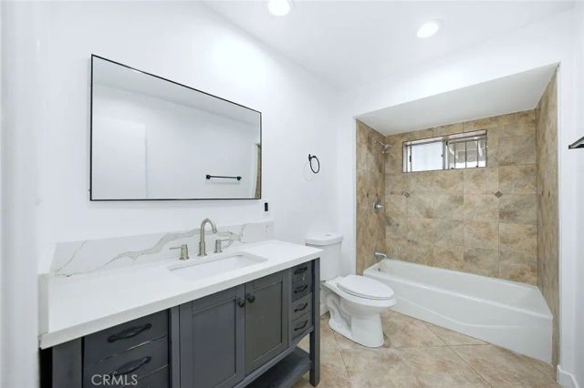 12815 S San Pedro Street, Los Angeles, CA 90061