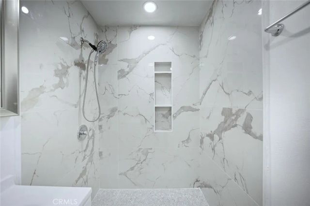 12815 S San Pedro Street, Los Angeles, CA 90061