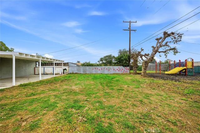 12815 S San Pedro Street, Los Angeles, CA 90061