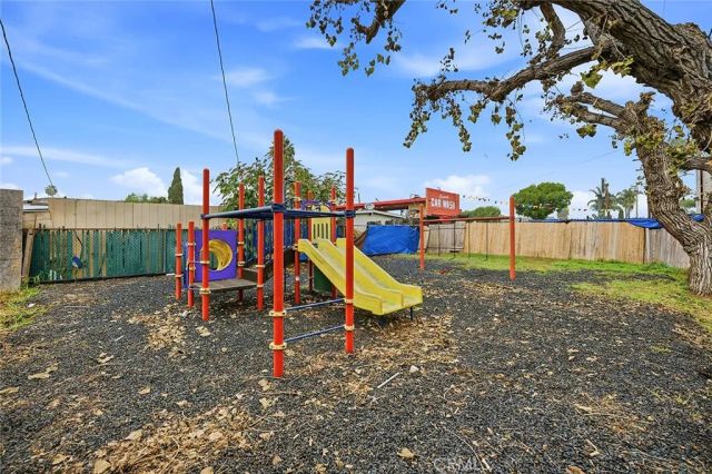 12815 S San Pedro Street, Los Angeles, CA 90061