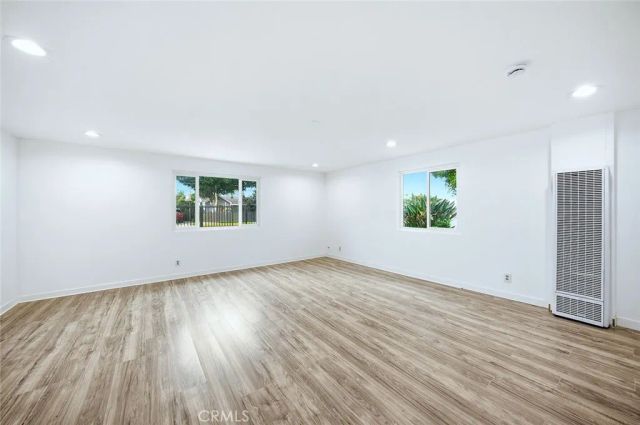 12815 S San Pedro Street, Los Angeles, CA 90061