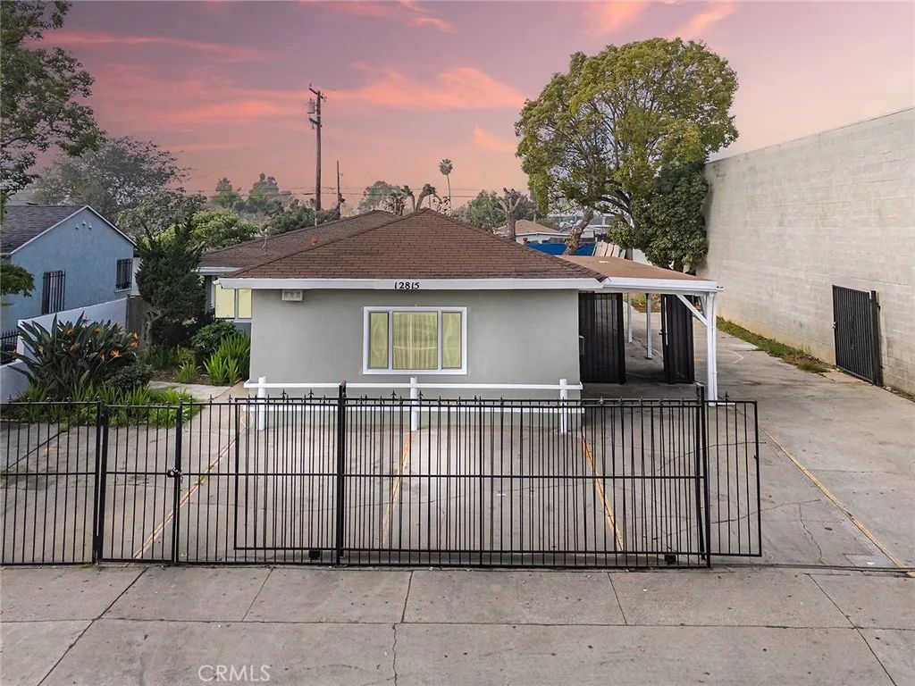 12815 S San Pedro Street, Los Angeles, CA 90061