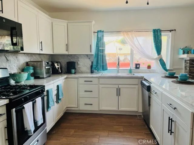 824 N Willis, Visalia, CA 93291