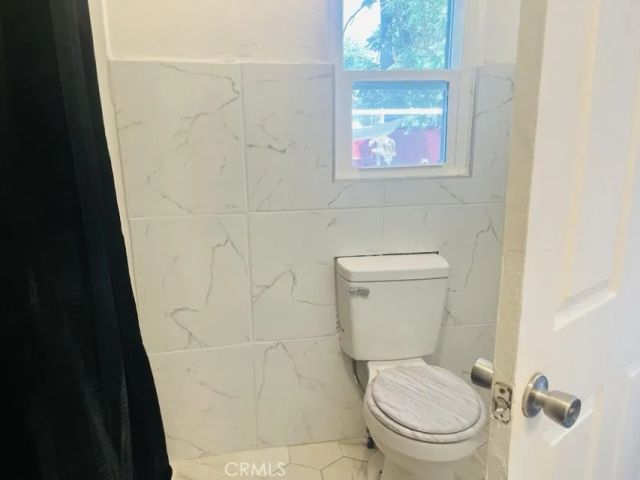 824 N Willis, Visalia, CA 93291