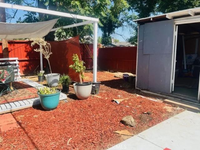 824 N Willis, Visalia, CA 93291