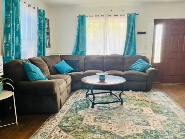 824 N Willis, Visalia, CA 93291