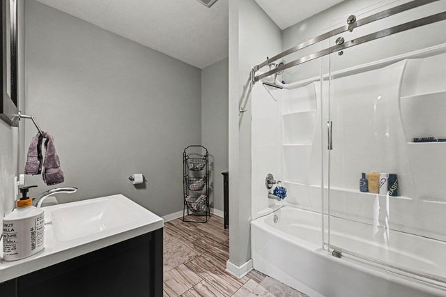 11477 Killarney Drive, Chisago City, MN 55013