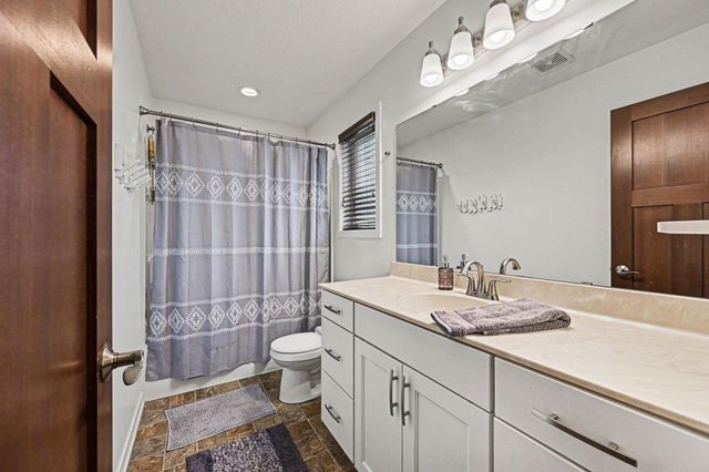 11477 Killarney Drive, Chisago City, MN 55013