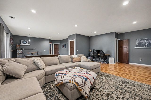 11477 Killarney Drive, Chisago City, MN 55013