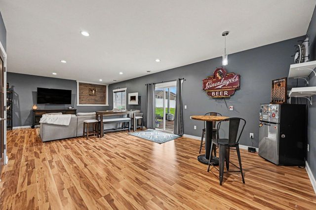 11477 Killarney Drive, Chisago City, MN 55013