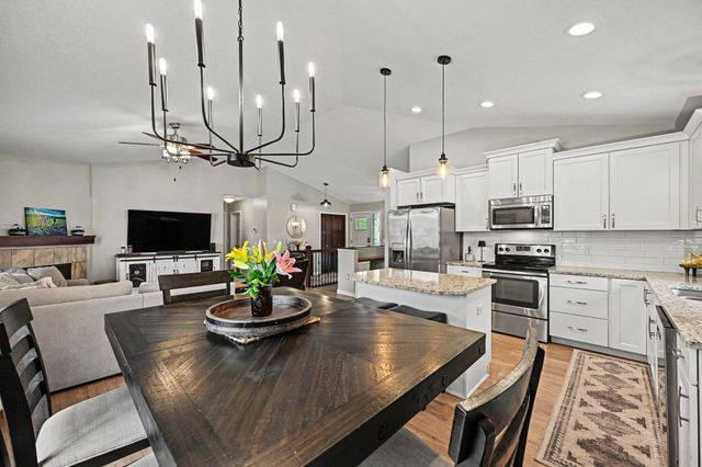 11477 Killarney Drive, Chisago City, MN 55013