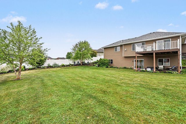 11477 Killarney Drive, Chisago City, MN 55013