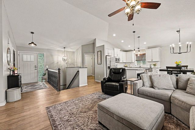 11477 Killarney Drive, Chisago City, MN 55013