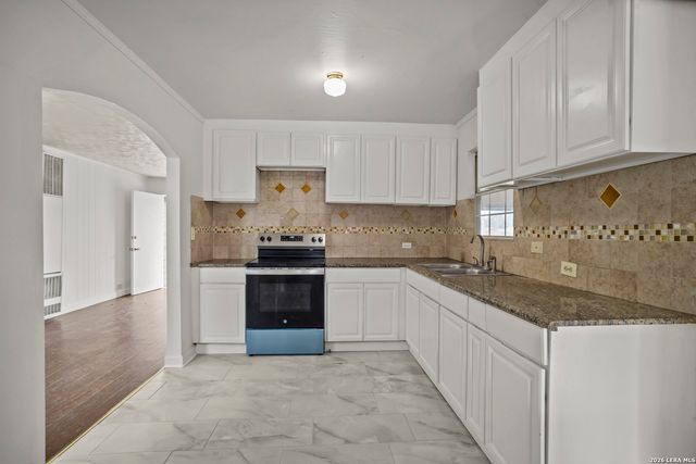 119 Freiling, San Antonio, TX 78213