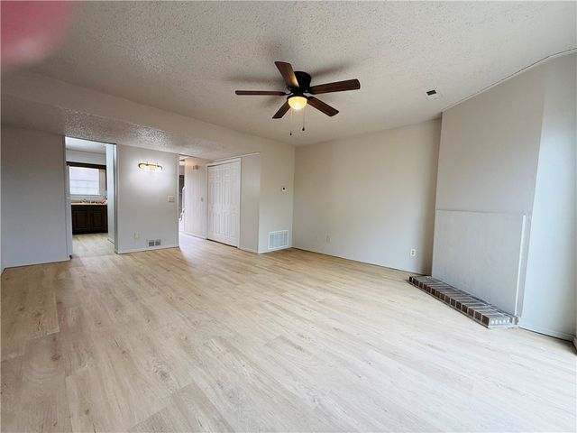 1701 S West End Street 9, Springdale, AR 72764