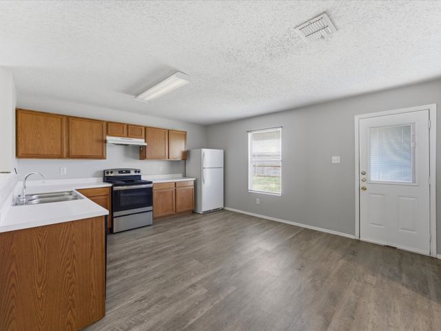 8133 Montecito Drive, Denton, TX 76210