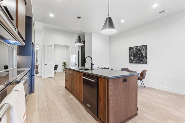 505 OAK Street N 511, Fargo, ND 58102