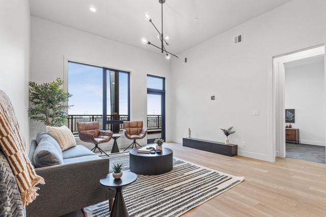 505 OAK Street N 511, Fargo, ND 58102