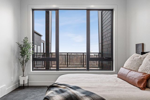 505 OAK Street N 511, Fargo, ND 58102