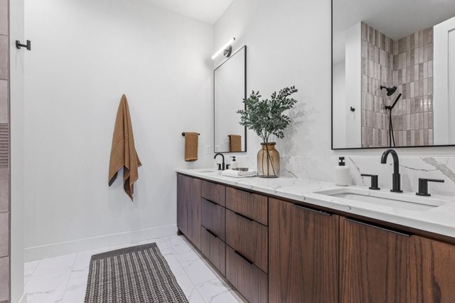 505 OAK Street N 511, Fargo, ND 58102