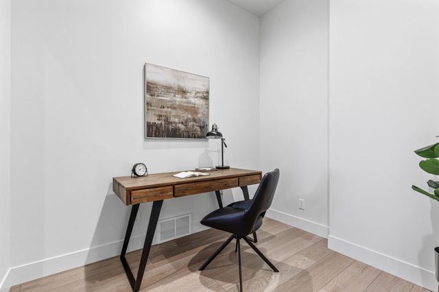 505 OAK Street N 511, Fargo, ND 58102