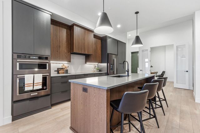 505 OAK Street N 511, Fargo, ND 58102