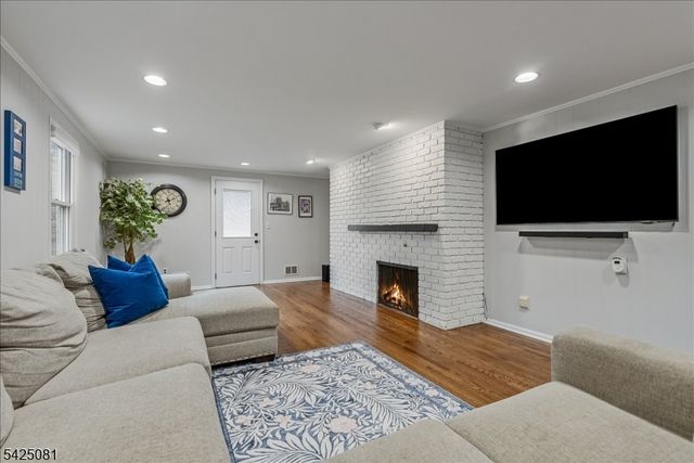 71 Tree Top Dr, Springfield Twp., NJ 07081