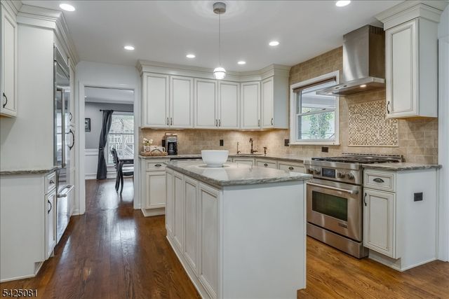 71 Tree Top Dr, Springfield Twp., NJ 07081