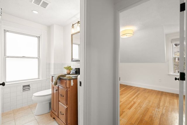 53 Henderson St, Arlington, MA 02474