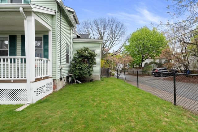 53 Henderson St, Arlington, MA 02474