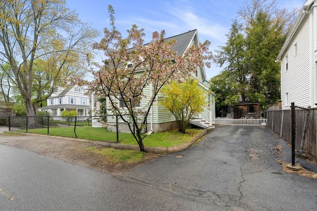 53 Henderson St, Arlington, MA 02474