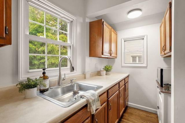 53 Henderson St, Arlington, MA 02474