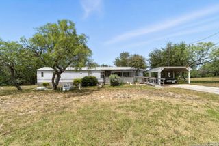 616 County Road 458, Hondo, TX 78861