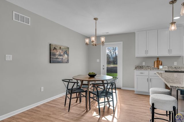 727 Teresa Ct, Carbondale, KS 66414