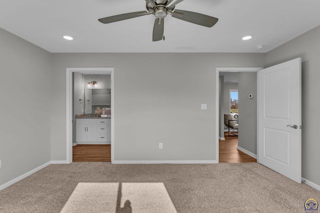 727 Teresa Ct, Carbondale, KS 66414