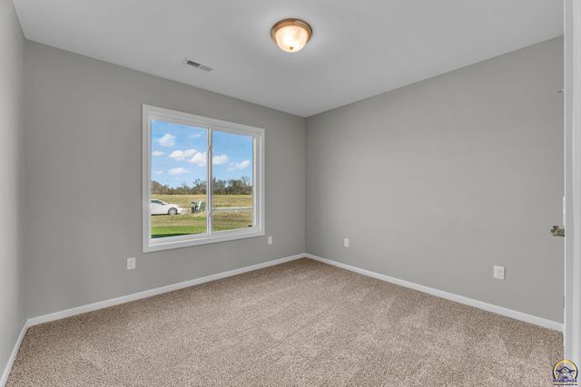 727 Teresa Ct, Carbondale, KS 66414