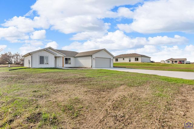 727 Teresa Ct, Carbondale, KS 66414