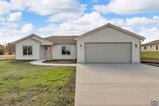 727 Teresa Ct, Carbondale, KS 66414