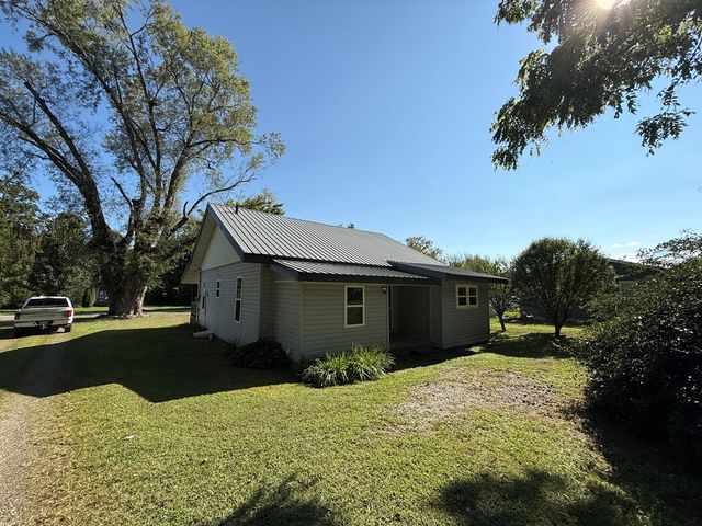 110 Fisher Street, Andrews, NC 28901