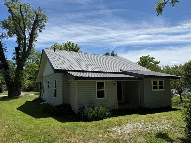 110 Fisher Street, Andrews, NC 28901